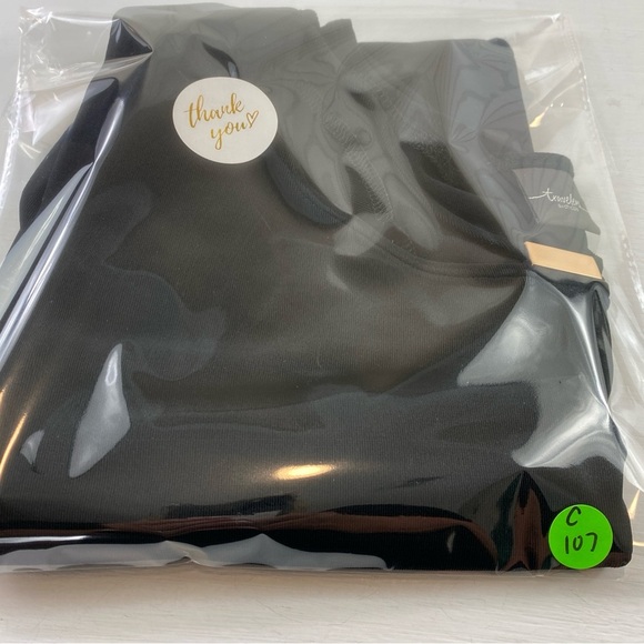 Chico’s Travelers Stretch Black Short Sleeve Top with Gold‎ Accent Sz Large - Picture 12 of 12